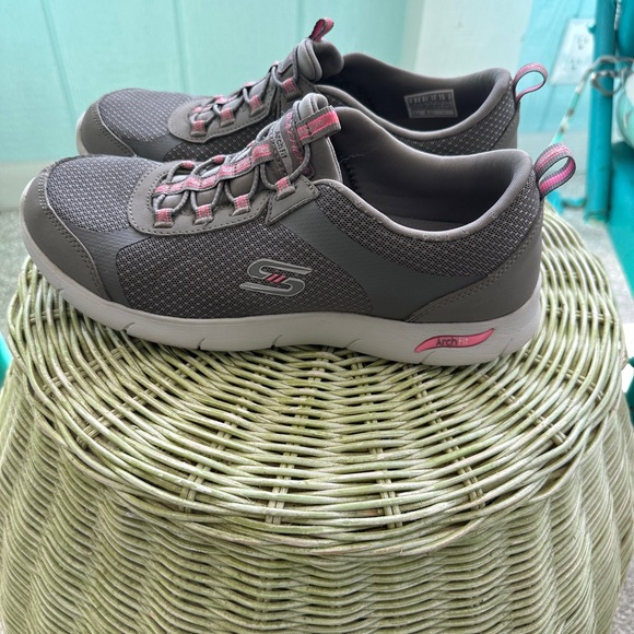 Skechers Air Cooled Archfit - Picture 6 of 9
